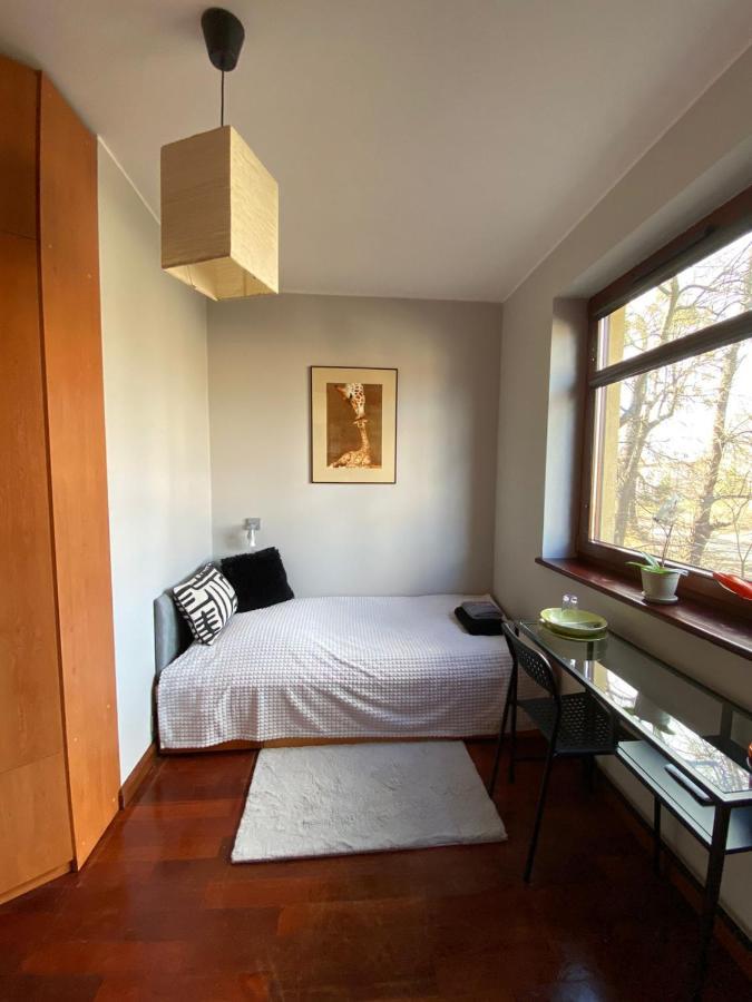 Niewielki Pokoj Jedno Lub Dwuosobowy W Duzym Mieszkaniu W Gdansk Wrzeszcz Ul Smoluchowskiego Kolo Akademii Medycznej - Cooliving Exterior photo